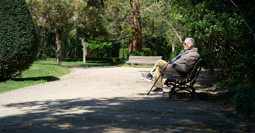 Un hombre en el parque.