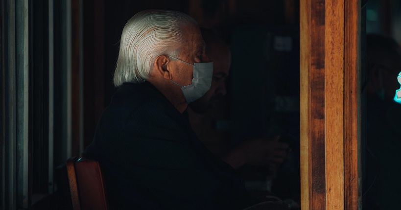 Persona con mascarilla